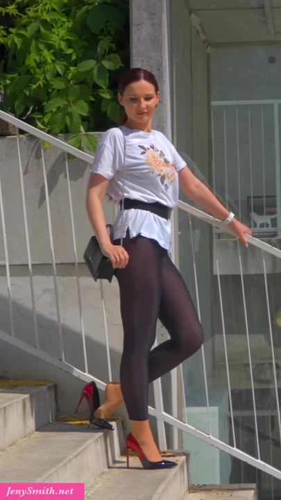 Jeny Smith dijeli životni trik o tome kako nositi prozirne tajice 😜