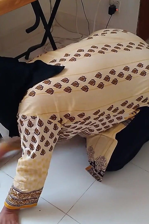 Fucking a Beautiful Maid in Saudi Arabia