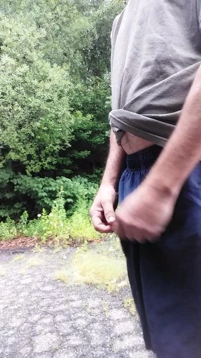 quickie behind a building