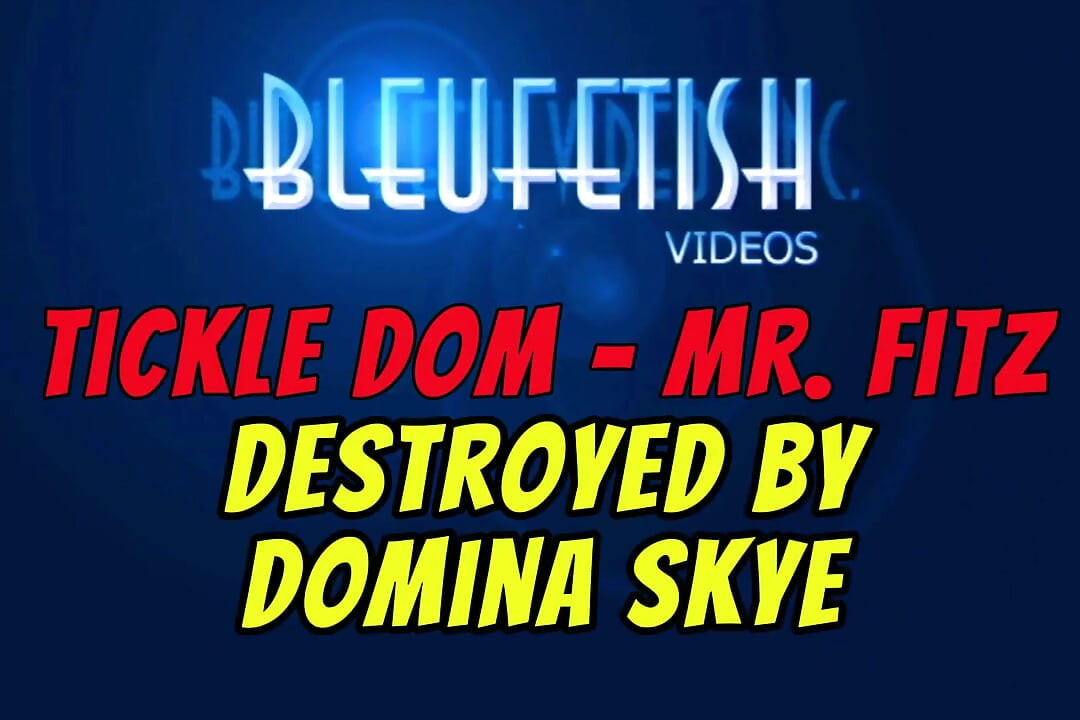 Dominatrix Fitz destruida por Domina Skye - mira a este dominador chupando y mientras es por Domina Skye