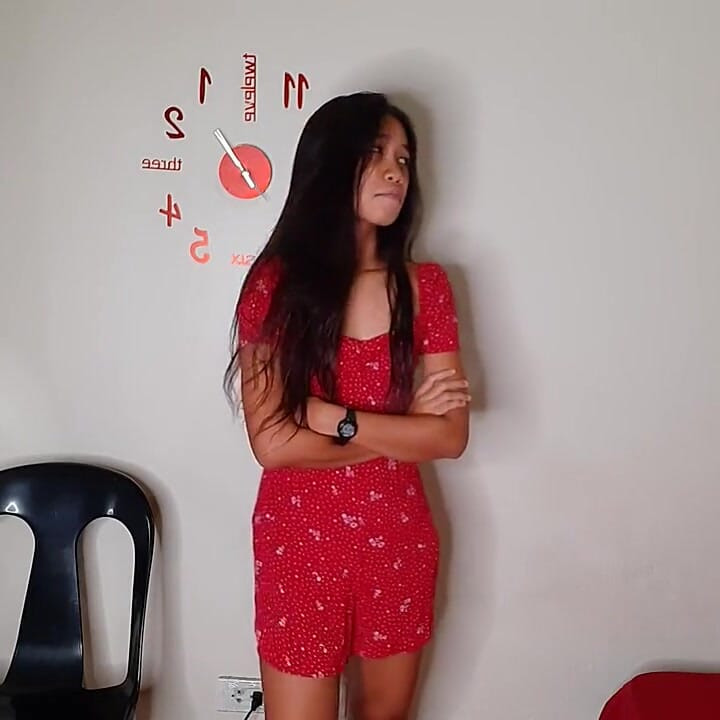 내 배다른 오빠가 나를 협박해