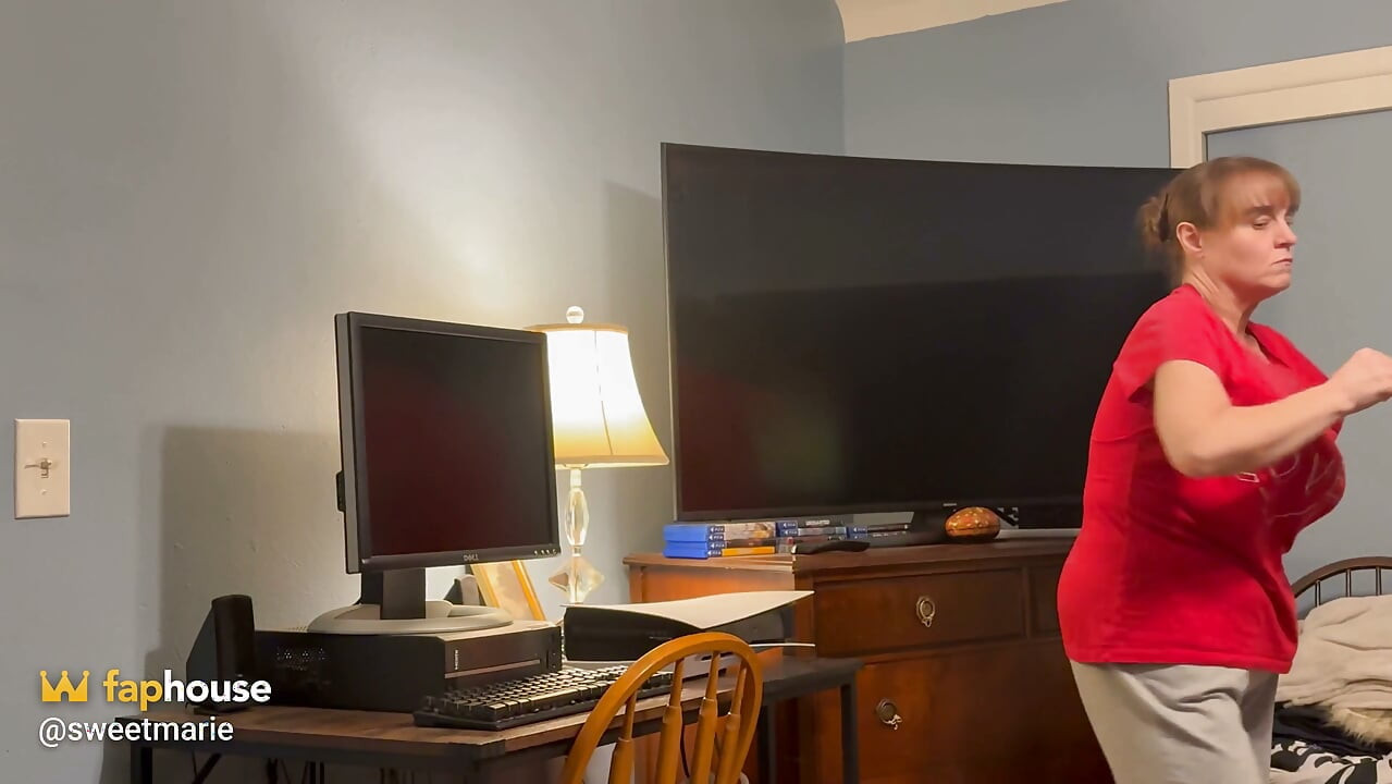 Stepmommy Takes It in All Holes and Swallows a Load and Farts a Load Out Her Asshole