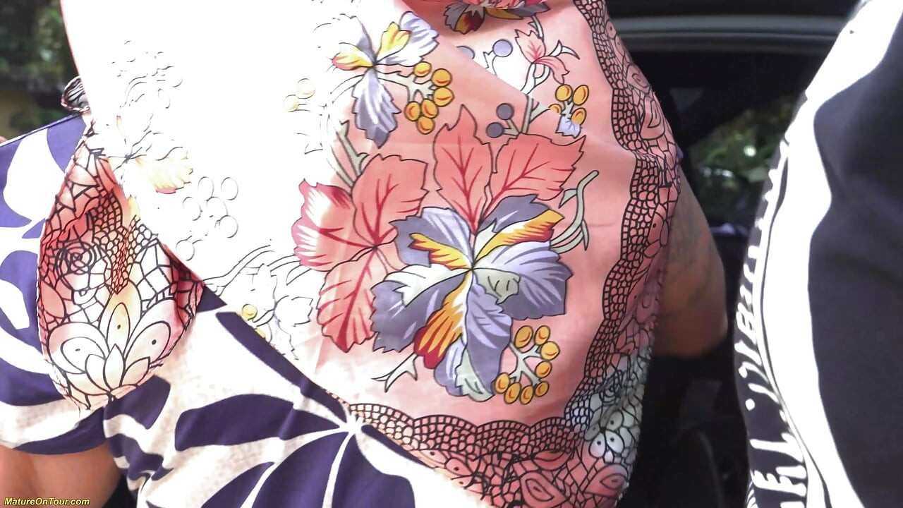 fat granny picked up for public outdoor ass fucking