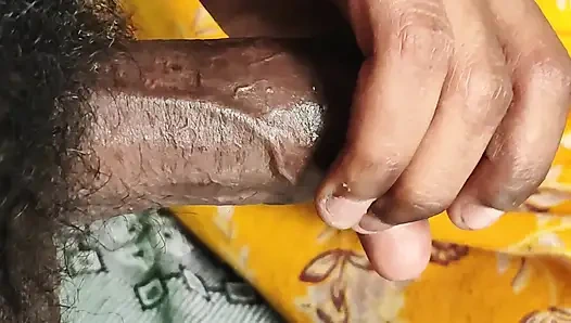 Hintli üvey kız kardeş üvey erkek kardeşiyle sakso ve domaltarak seks yapıyor