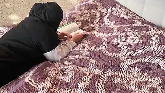 Memek tante seksi suriah berhijab dicrot sperma hangat