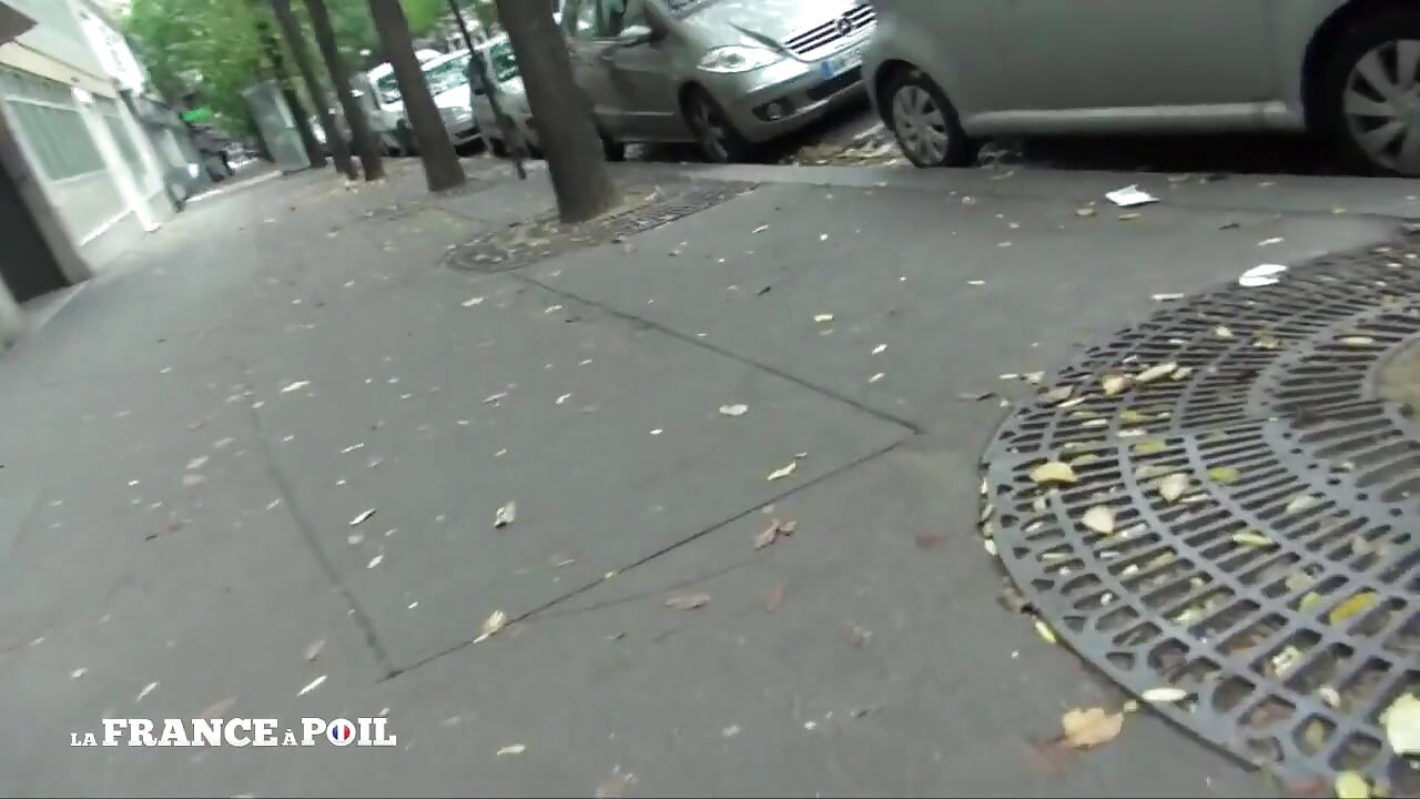 FFM العاهرتين السمينتين بأثداء كبيرة يضربان سائق التاكسي!