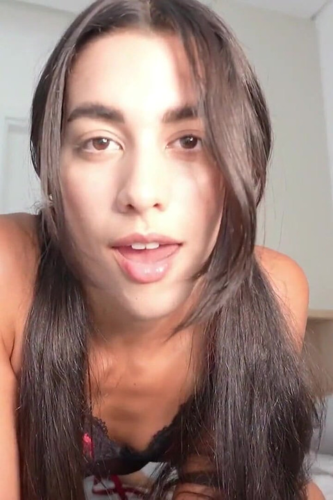 Venezuelan Brunette Fucking Her Roommate's Pillow