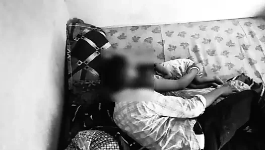 Istri hot india dengan toket besar lagi asik ngentot habis-habisan sama kontol besar pria india sampai matanya menganga lebar