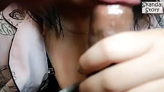 Invite a Domestic Assistant on Vacation While Asking for a