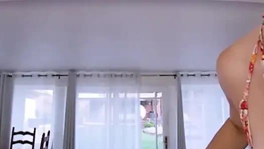 Badoinkvr azgın hostes Octavia Red kendine yardım edemiyor ve seninle profesyonel sınırları aşmadı bölüm 1