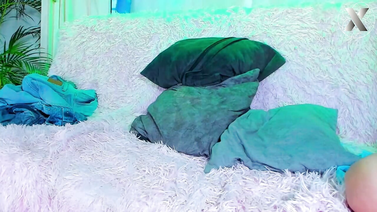 함께 사용하는 딜도: 우리는 번갈아가며 끝까지 넣는다