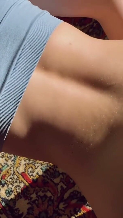 Sexo quente em calças de yoga. Fodi essa cona cremosa! Ela engole porra! | Clip 1