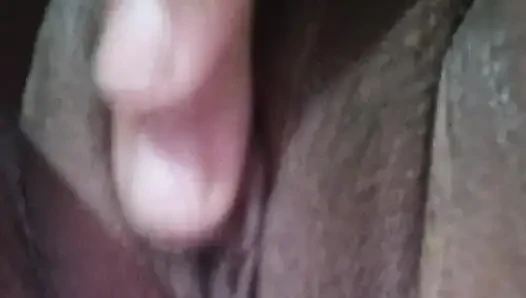 Mädchen masturbiert zum ersten mal