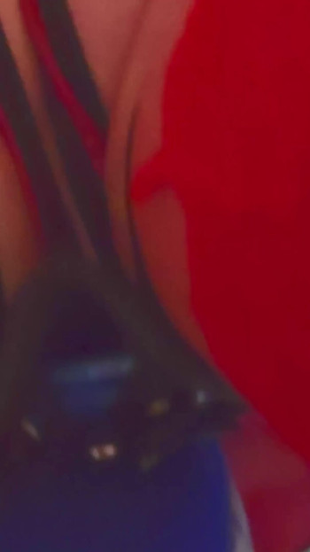 Η αφέντρα Izar και η φούσκα λατέξ στο μπουντρούμι Μέρος 5 | Κλιπ 1