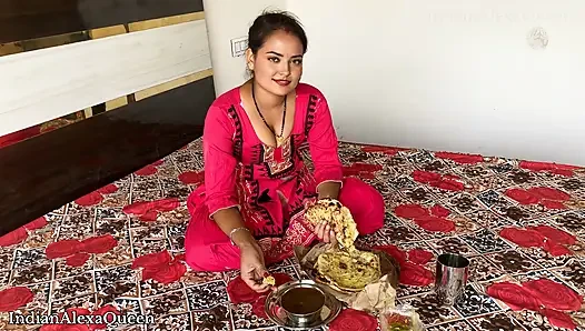 Indianalexa aku berbagi ranjang sama abang tiriku yang binal (selingkuh dari pacarku) saudara tiri desa india lagi asik makan siang