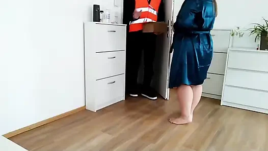 A Delivery Service Error Resulted in Cum on a Mature MILF's Ass