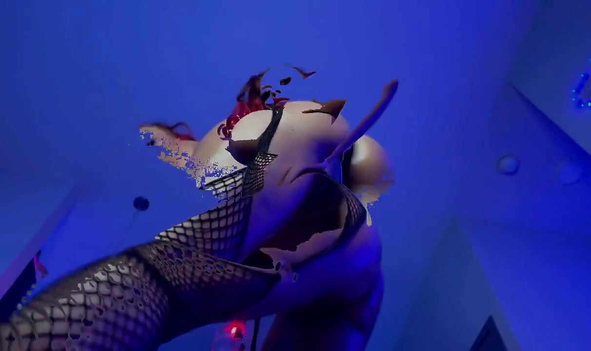 Maestra traviesa se desnuda después de clase