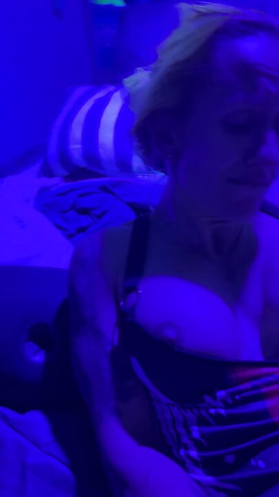 Zoey Portland é uma provocação para que ela seja fodida com pau enorme