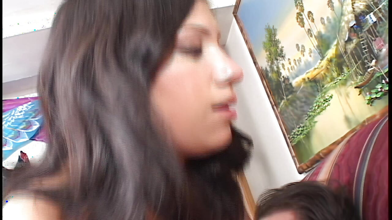 Camilla caliente juega con sextoy por primera vez