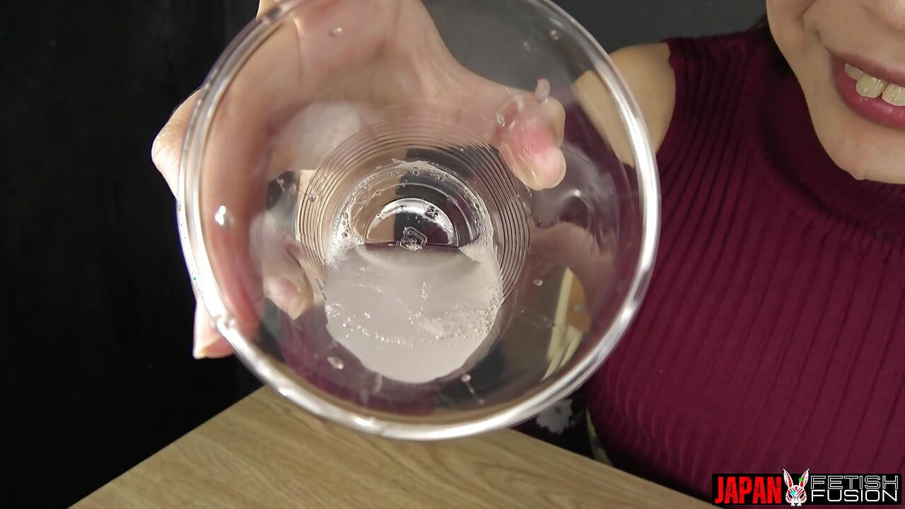 Observation passionnée du fétichisme de la langue et de la salive par Yuho Nanoka