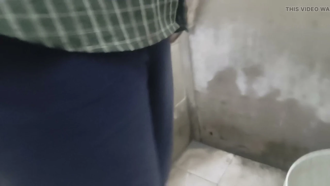tamil boy piss at public toilet,CarvingShovel