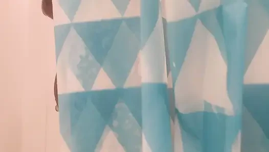 Watch me cum in the shower