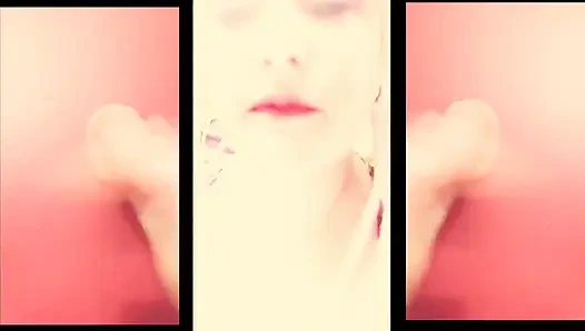 Ben sana sözlü dayak atıp üstüne tükürüp yarağını tokatlarken mastürbasyon yap