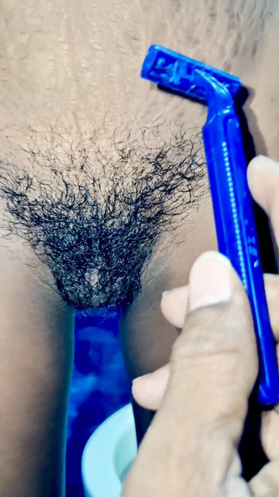 Desi bhabi hair remove in bathroom | Clip 1