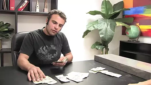 Едва достигшая законного возраста Summer Bailey - возбужденная девушка с брюнеткой и волосами получает