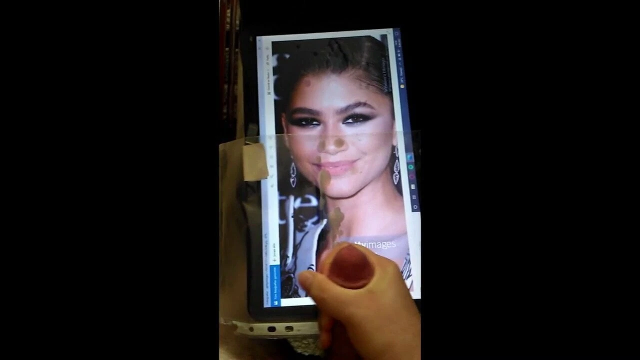 Omaggio di sborra per zendaya coleman