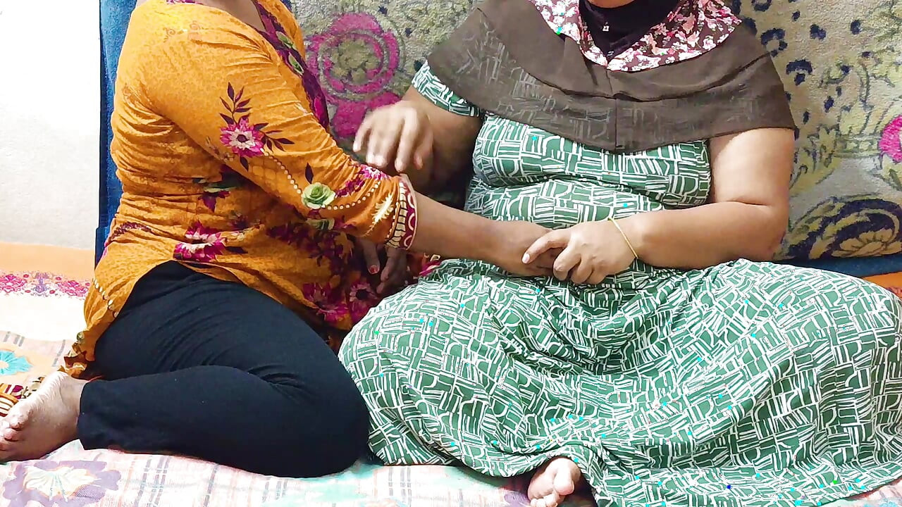 Cute asian teen Indian Bengali School Girl and Desi Bhabhi hot fingering mms