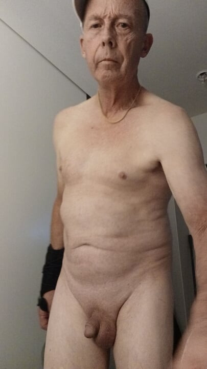 Man With Small Dick Jack's Off For Camera Asking You To Expose Him