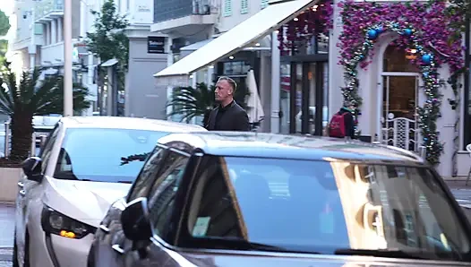 Immobilienmakler schlägt mit seinem Kunden zusammen