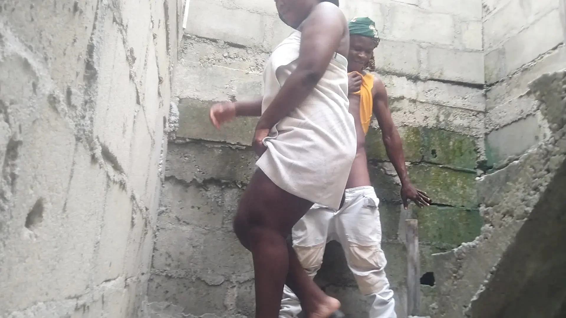 I Seduced My Neighbor for Him to Fuck Me in an Uncompleted Building