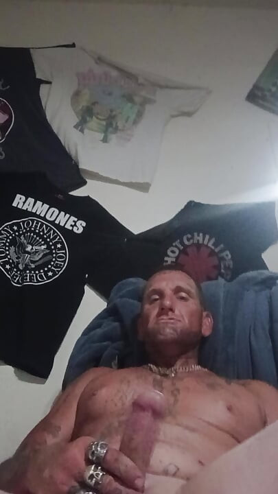 The hard white Irish  cock cumming