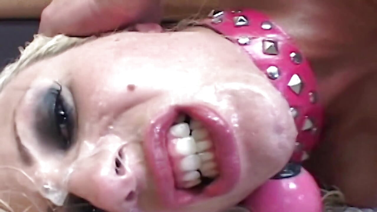 مشهد من الزباب إلى الكس - 4_Sexy شقراء ذات صدر كبير بملابس داخلية تريد قذف مزدوج في فمها