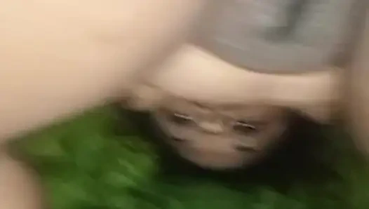 Pantat besar saudara tiri berambut cokelat menunggangi kontol