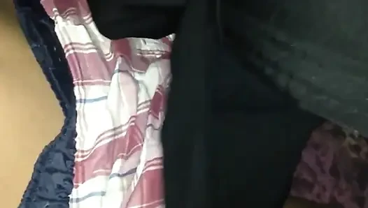Büyük yarağım emiliyor ve büyük memeli bir kızı tesettürlü sikiyor ve yüzüne boşalıyorum.