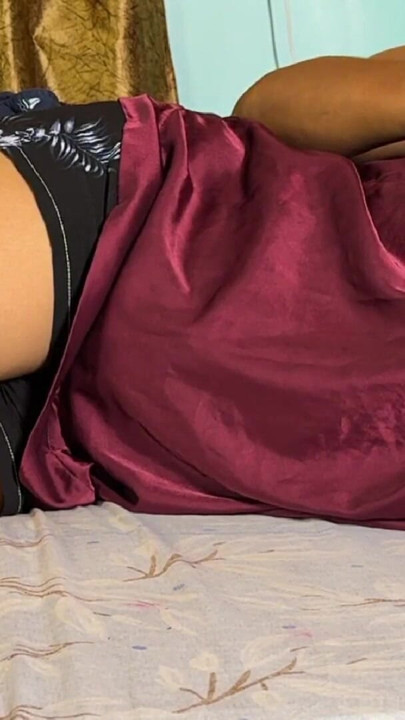 Sauteli bahan ke sath Room Share kiya slow fuck heavy moan cousin sex | Clip 1