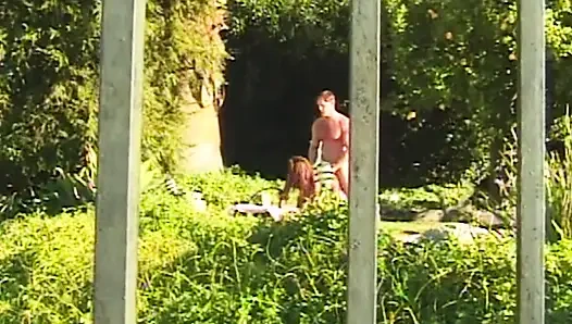 College Geständnisse: Wilder Outdoor-Blowjob