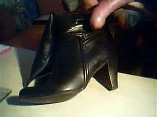 cum on boots spritze auf stiefel