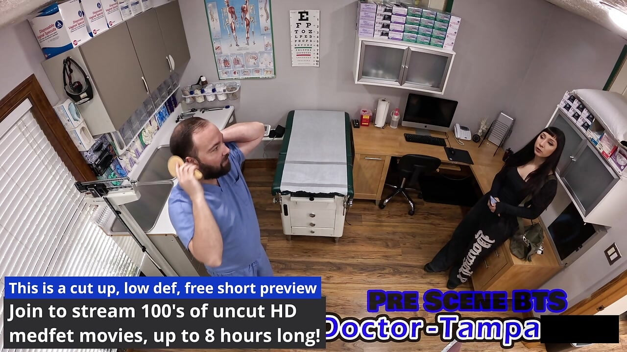 Dr Tampa - Intrarea La Universitatea Tampa Fizic - Selena Sativa