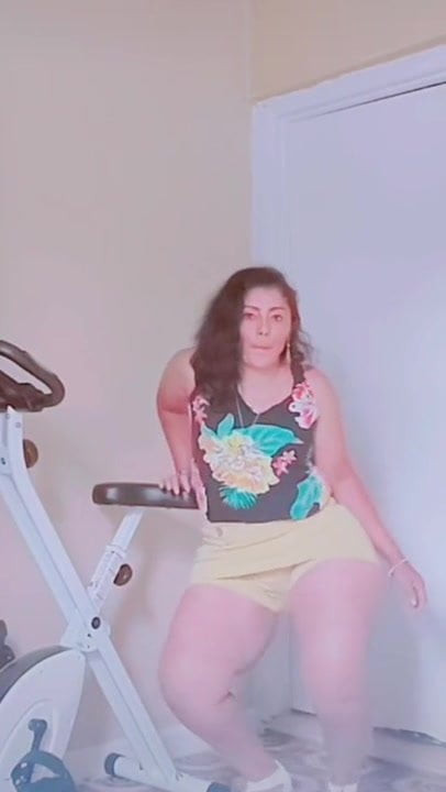 Seksi menjadi 2