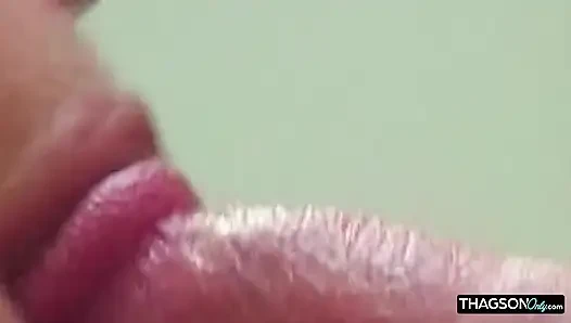 Blondes schätzchen gefingert hart bis zum tropfenden nassen orgasmus
