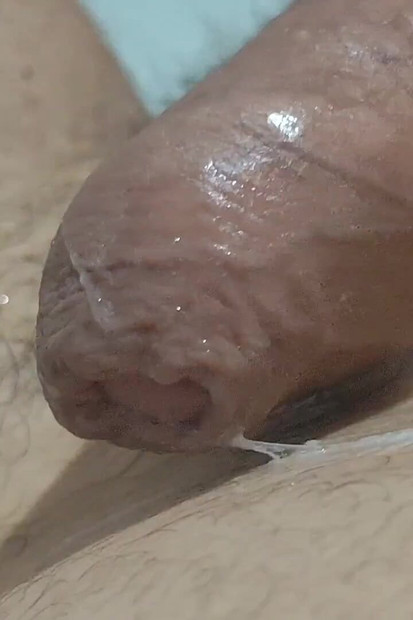 Jovem Pauzudo No Espelho Tem Orgasmo Triplo.