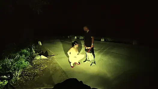Aşırı Sokakta ağza Ve Sperme Işiyor