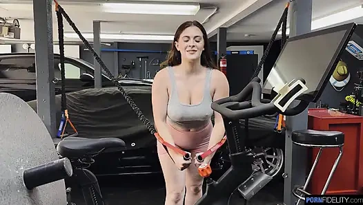 Fortsetzungen Creampies für vollbusige Lindsay Lee