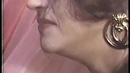 Gorgeous babe like it when she gets her pussy drilled deep by a huge pol...