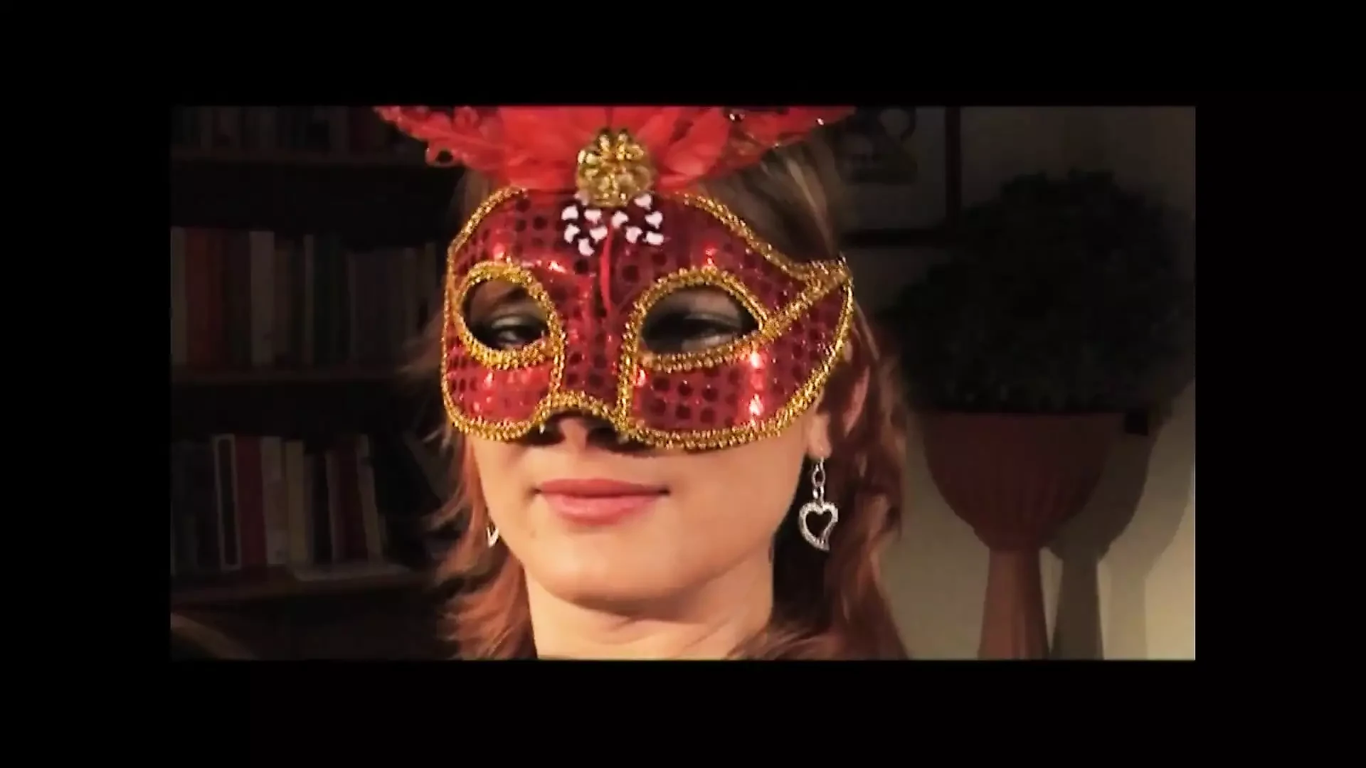 Tríos vintage con dos zorras enmascaradas milf folladas y corridas en la boca por una gran polla