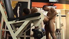 Two horny gay fuckers gets it going hard in the gym